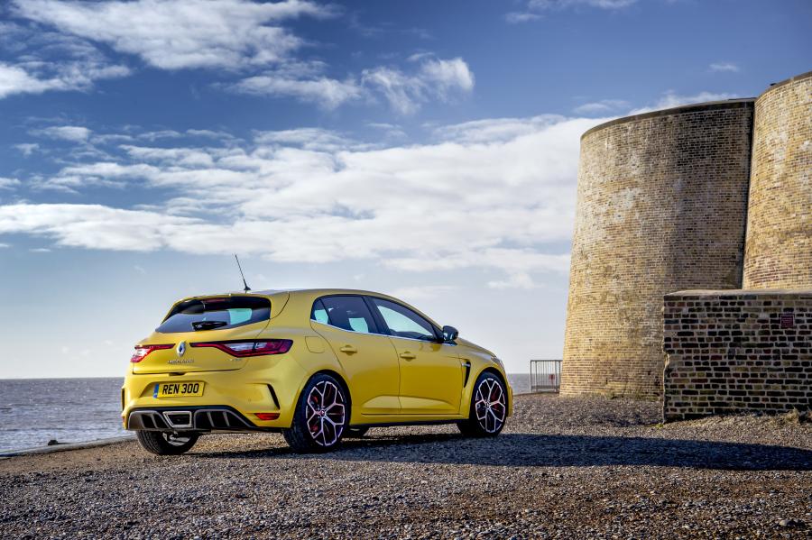  Renault Megane R.S. 300 Trophy 2019 года  (UK) (фото 8 из 40)